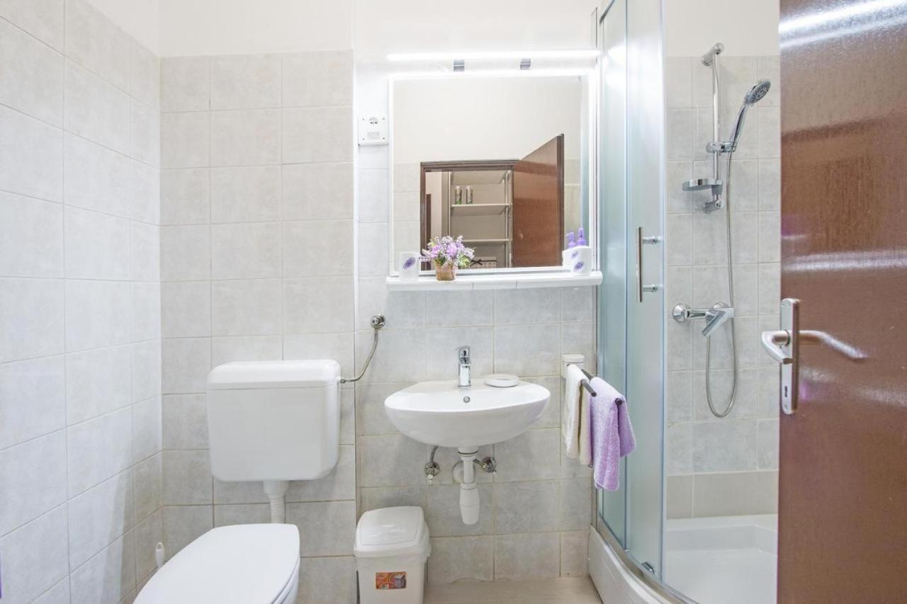 Apartment Andrejka Перой Екстериор снимка