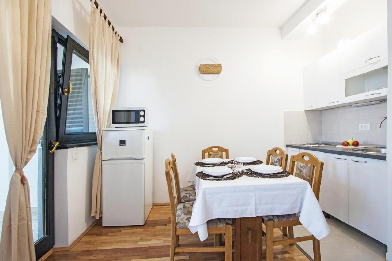 Apartment Andrejka Перой Екстериор снимка